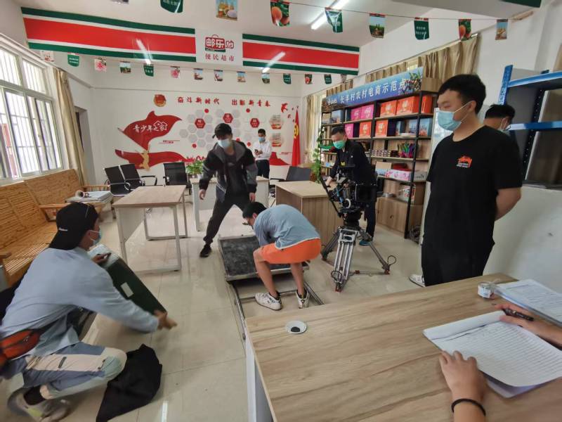 钟山县广告片拍摄公司：极简主义践行者，少即是多的视觉哲学